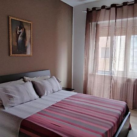 Interno Nove - Appartamento A Corsico Exterior photo