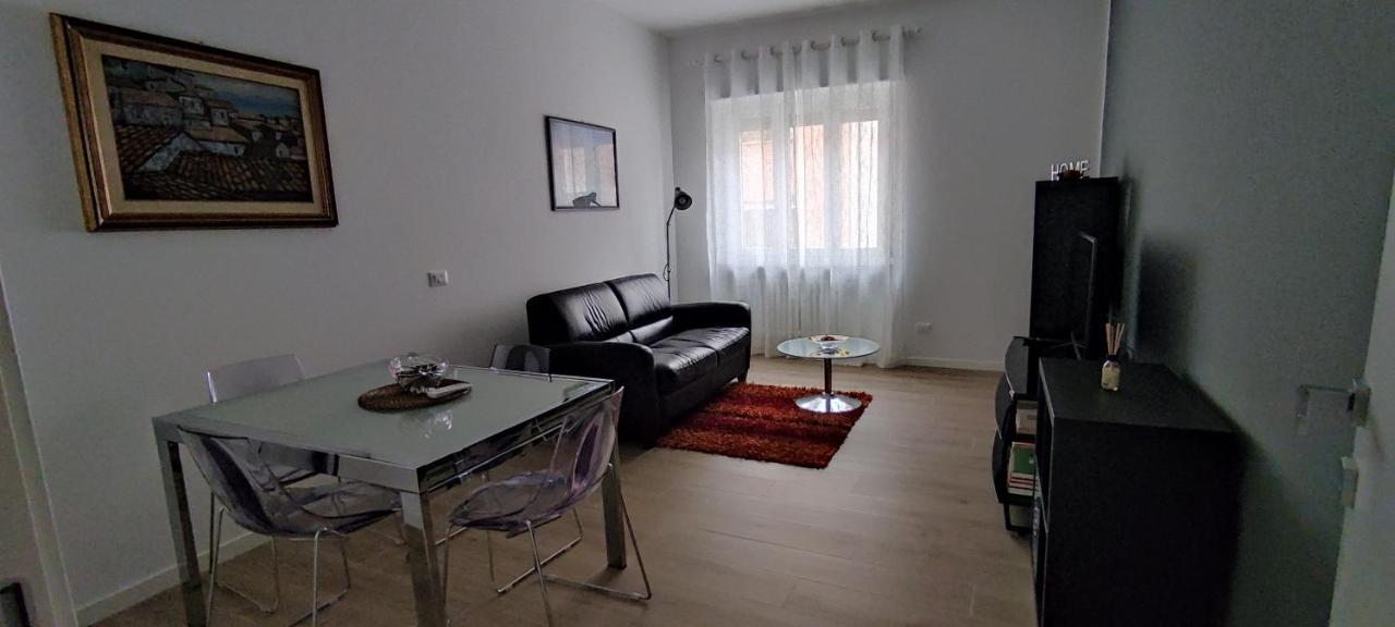 Interno Nove - Appartamento A Corsico Exterior photo